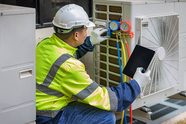 Professional Hvac technician working in Jamaica, IA